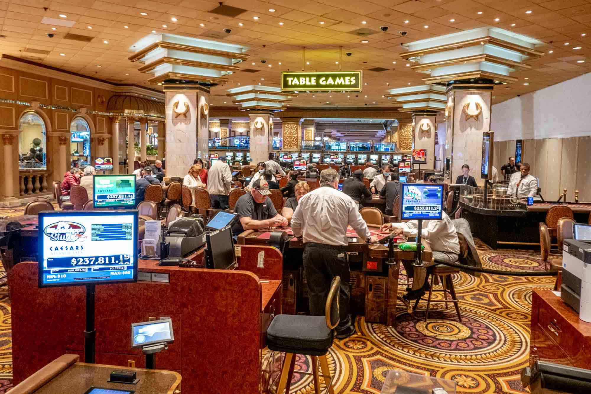 Slot Makinesi Psikolojisi: Kazanma İhtişamı ve Gizli Teknikler